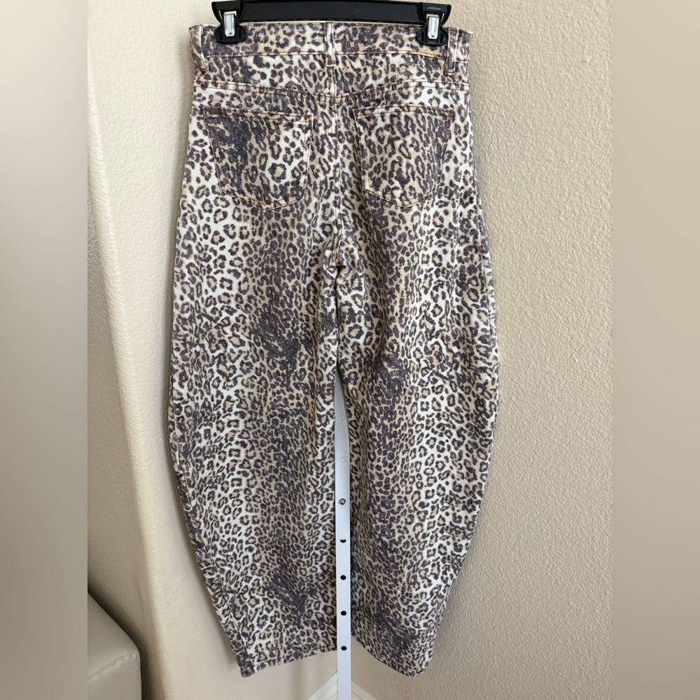 NWOT - Lioness Horseshoe Print Barrel Leg Jeans in Leopard Fade - Size XS - Picture 9 of 10